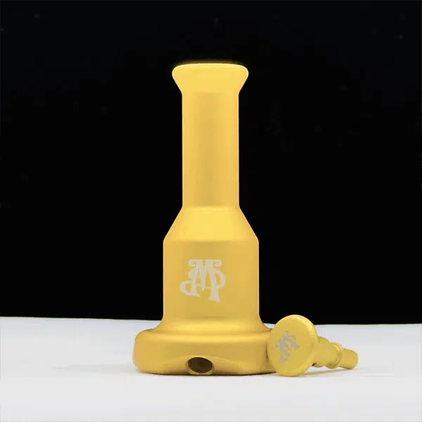Madhatter Glasswoks - Pugernaut - Gold